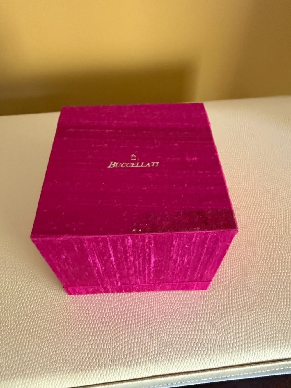 Pink silk Buccellati Jewelry Storage box, blue lining. Authentic.